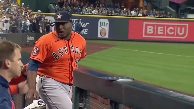 Astros/Mariners benches clear after Hector Neris strikes out J-Rod + starts chirping. смотреть онлайн