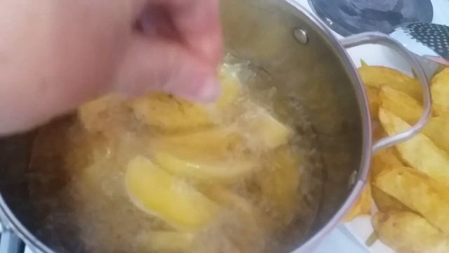 ГОТОВИМ С ЛЮБОВЬЮ! КАРТОФЕЛЬ ПО- ДЕРЕВЕНСКИ И КУРИНАЯ ГРУДИНКА В КЛЯРЕ. смотреть онлайн