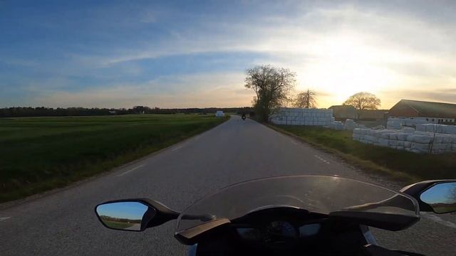 Honda VFR1200F and Kawasaki Vulcan S смотреть онлайн