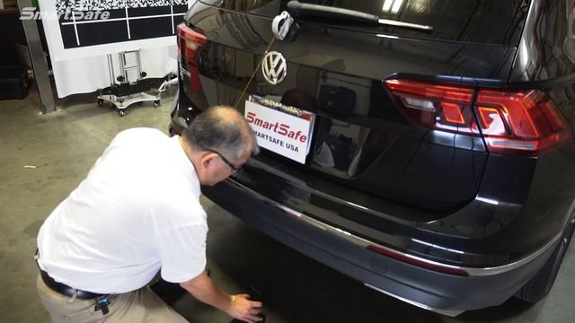 ACC Radar Sensor calibration on a 2020 VW Tiguan using the SmartSafe 3-in-1 calibration frame. смотреть онлайн