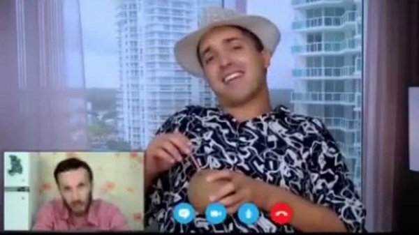 2 молдована разговаривают по скайпу 1