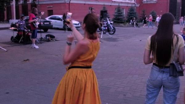 Все танцевали под любимые песни из 90-х