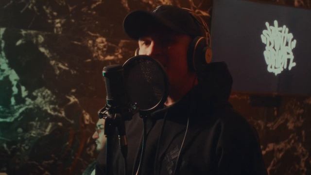 SAINT CYPHER / MANKY MONK (ОУ74) смотреть онлайн