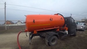 Ассенизатор в деле / Откачка выгребной ямы / Будни ассенизатора