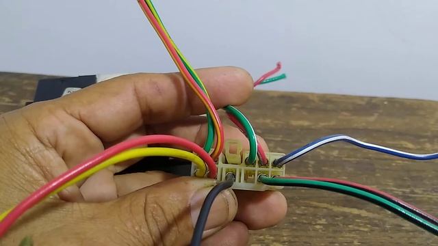 como subir vidrio eléctrico Suzuki grand Vitara 01 sin diagrama electrico en caso de emergencia смотреть онлайн