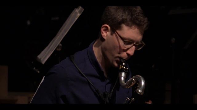 Bass clarinet and looper improvisation - Jonathan Hadas смотреть онлайн
