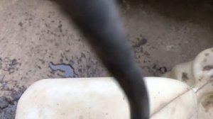 Снятие бака омывателя ветрового стекла,чистка,замена моторчика,обзор Volvo FMX!