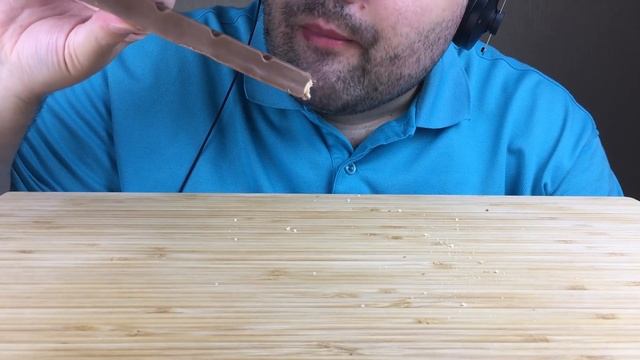 ASMR GIANT NEW MILKA CHOCOLATE BAR WITH STRAWBERRY CHEESECAKE (Eating Sounds) Mukbang NO TALKING смотреть онлайн