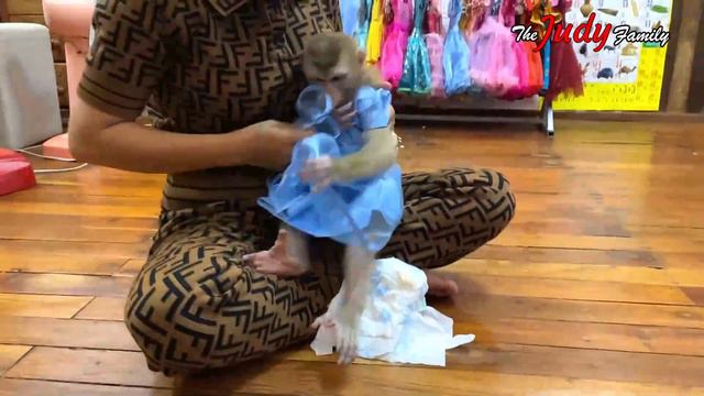 Milk Have Only 4Left, Smrt Jaila Take All To Keep By HerSelf смотреть онлайн