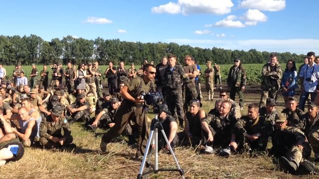 Перед українськими військовими на базі АТО заспівав Орест Лютий - Гаспада малороси