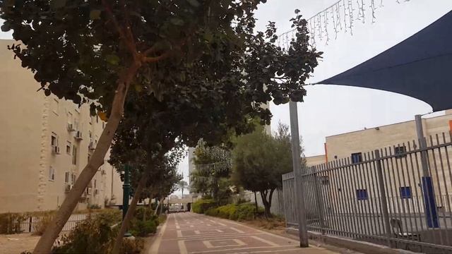 ПРОГУЛКА ПО ЧАСТИ ул ЗАЛМАН ШАЗАР В ЦЕНТРЕ ГОРОДА КИРЬЯТ ЯМА В ИЗРАИЛЕ смотреть онлайн