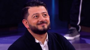 Импровизация: Михаил Галустян поздравляет с Новым 2017-м годом!