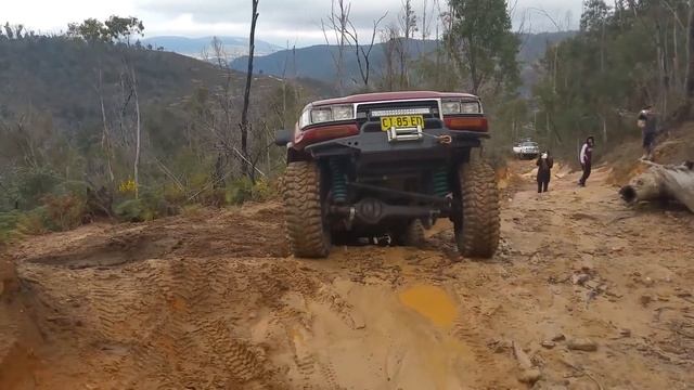 Treps 4x4 Challenge - Nissan vs Toyota смотреть онлайн
