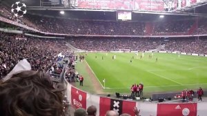 Фанаты Аякса поют песню Боба Марли