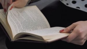 Футажи библиотека, книги, чтец