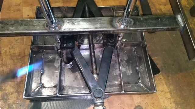 Как вернуть металл на место после сварки. Домкрат и горелка нам поможет в этом деле! смотреть онлайн