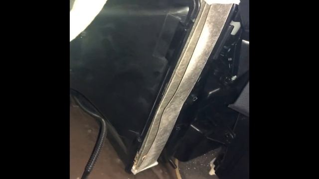 Cabin Air Filter Replacement VW Polo Vivo смотреть онлайн
