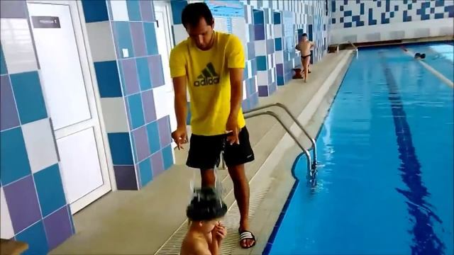 Одеваем Шапочку для плавания смотреть онлайн