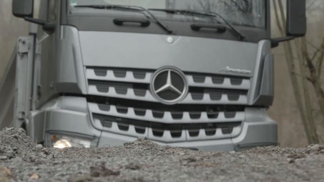 Mercedes-Benz Arocs / Franchissement D'obstacles