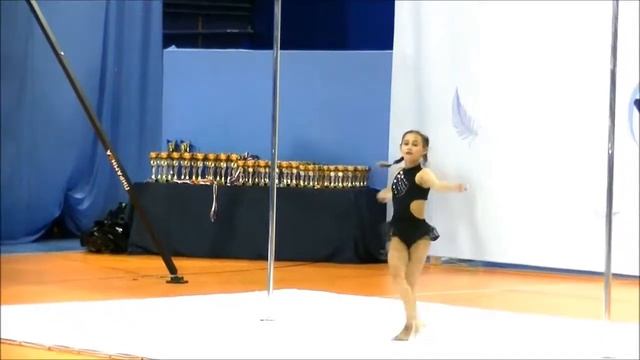 Выступление на пилоне смотреть онлайн