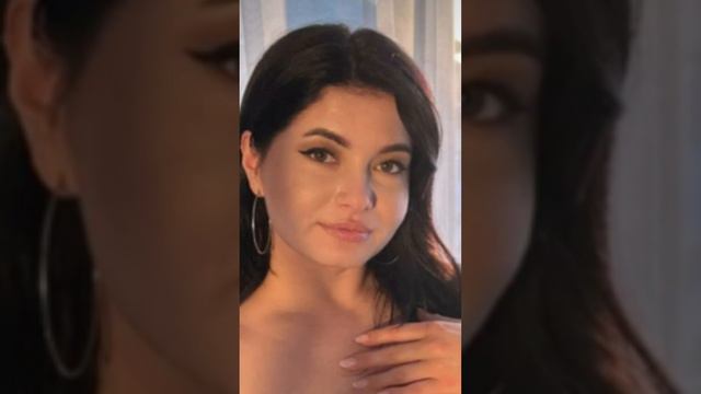 Busty Ema Curvy Model | Plus Size Model | Big Curvy Fashion | Wiki | Curvy Outfit & More