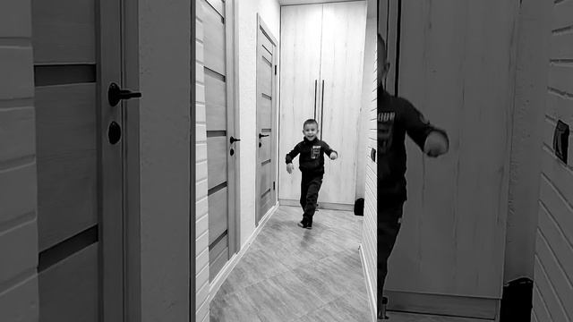 #крутойтанец #пятьлет #КириллУ#танец #трек #крутаямузыка #супер #Радужный33 смотреть онлайн