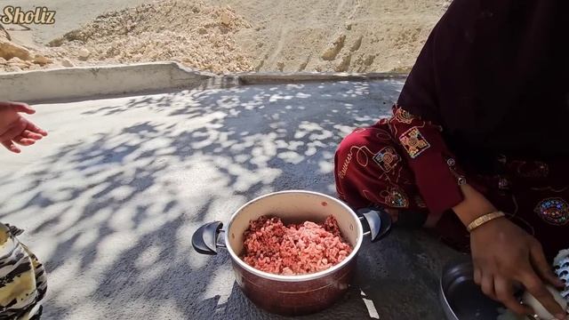 A documentary of working inside the hut in the farm with delicious grilled challah смотреть онлайн