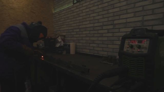 Повело профильную трубу от сварки? Как исправить гнутый профиль. смотреть онлайн