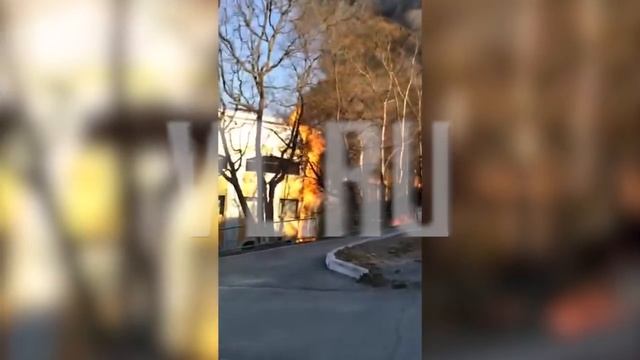 VL.ru - В Находке горит торговый центр смотреть онлайн
