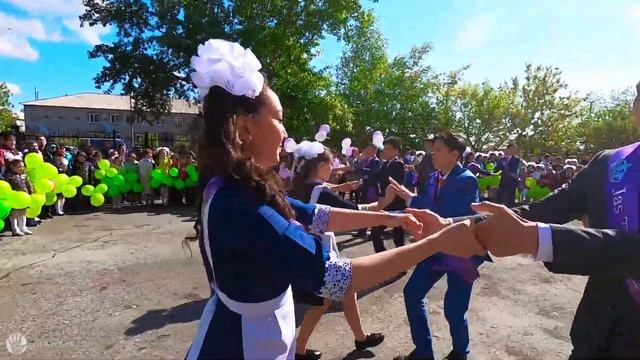 Последний звонок в Карабалыкской СШ №3 смотреть онлайн