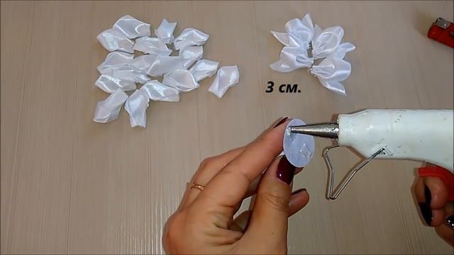 Белые бантики из атласных МК Канзаши / White satin bows / Branco fitas de cetim смотреть онлайн