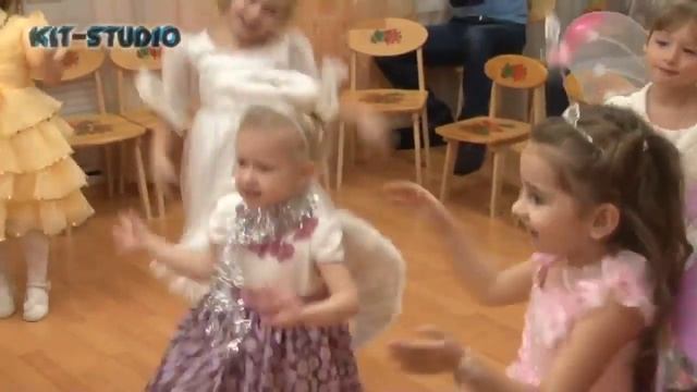 Новогодний праздник у детей в детском саду смотреть онлайн