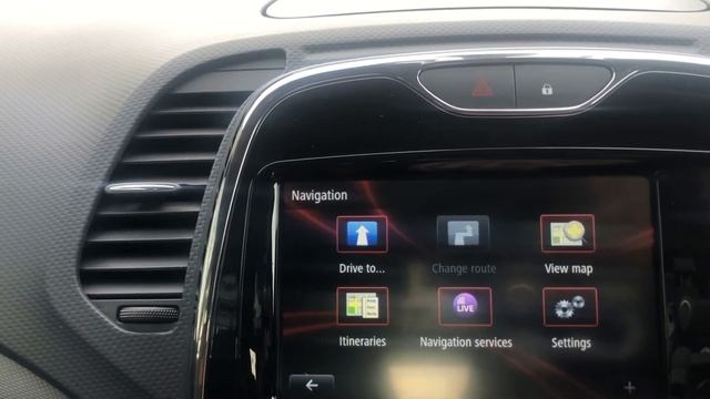 Renault Capture Dynamique S Nav Media Energy dci 5dr.Cayenne Orange metallic/ cream Specialist Cars смотреть онлайн