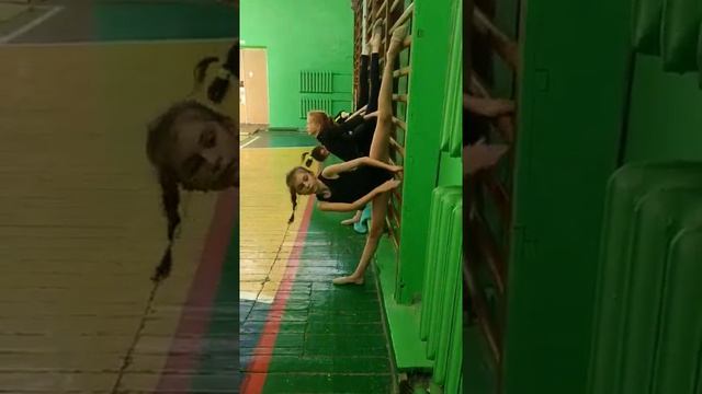 упражнения возле шведской стенки для х/ гимнастики. смотреть онлайн