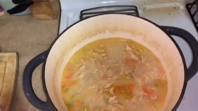 EASY DIY FURNITURE PAINTING | DECORATE WITH ME CHRISTMAS | BEST CHICKEN NOODLE SOUP RECIPE смотреть онлайн