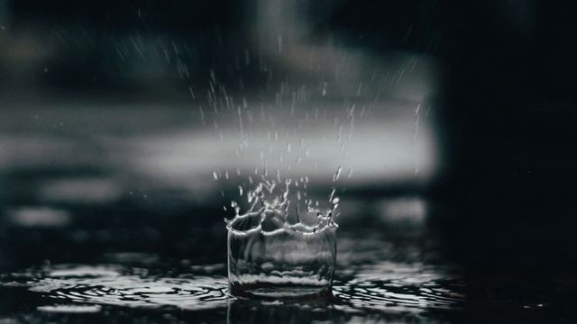 Fall asleep and meditate to the sound of rain and thunderstorms. смотреть онлайн