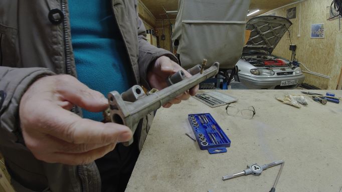 Вентиль на рампе автомобиля. Для чего он там нужен смотреть онлайн