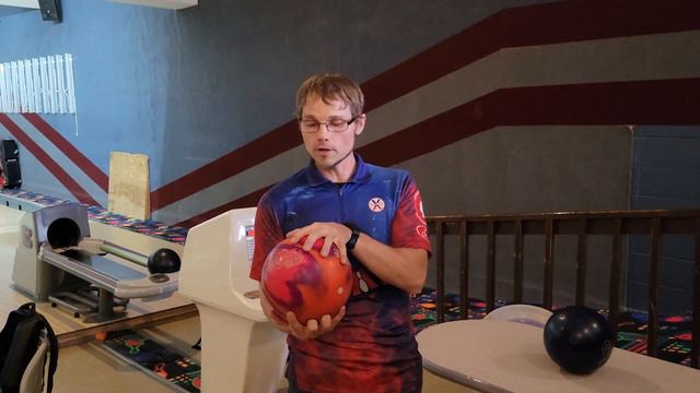 Two handed bowling technique: The Non Ball Side Hand смотреть онлайн
