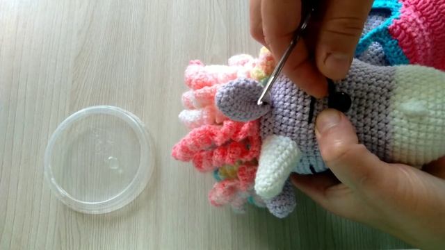 клеим ресницы единорожке смотреть онлайн