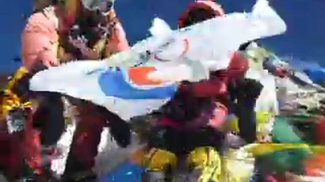 Олимпийский флаг России на Эвересте смотреть онлайн