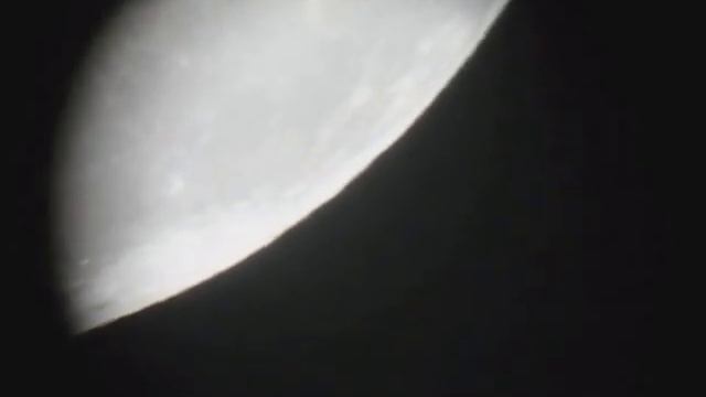 Moon and Saturn смотреть онлайн