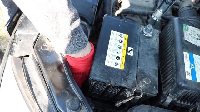 Hyundai Getz - Battery Replacement смотреть онлайн