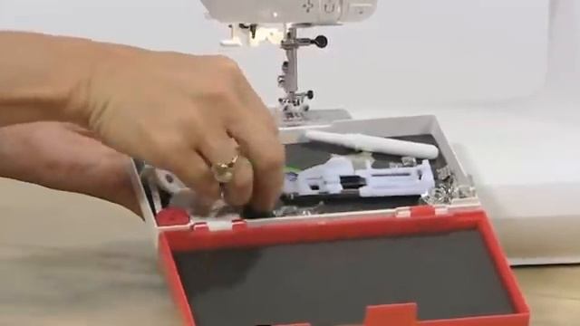 Elna 520 eXperience Sewing Machine Demonstration смотреть онлайн