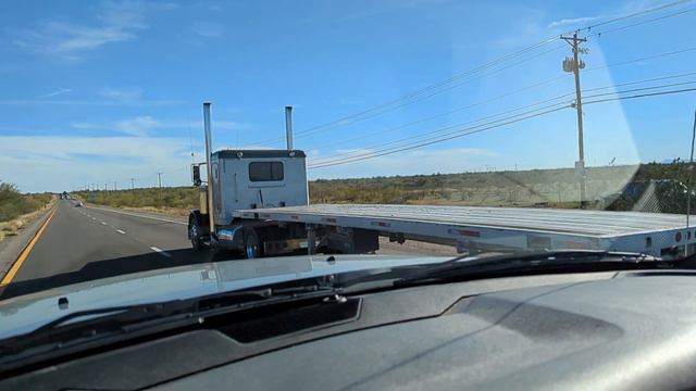 Highway Haulers -- Tessa Transportation Peterbilt 388 Hauling Hay Doubles -- Gold Canyon, Arizona смотреть онлайн