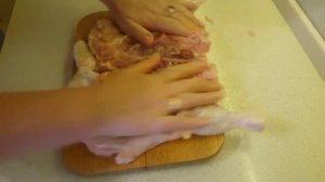 Как вкусно запечь курицу с картошкой  в духовке.