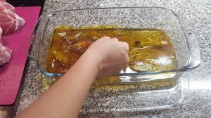 Мясо тает во рту! Рецепт свинины в духовке