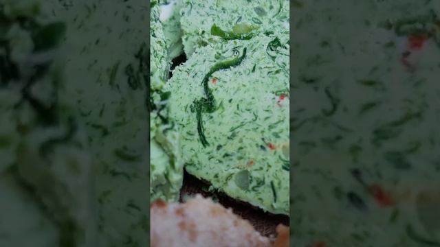 Зеленое масло со вкусом чеснока. Но без чеснока смотреть онлайн