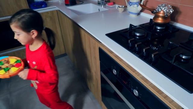 Эмилюша Как Мама для Куклы Luvabella смотреть онлайн