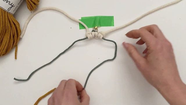 EASY MACRAME DAISY KEYCHAIN | MACRAME TUTORIAL смотреть онлайн