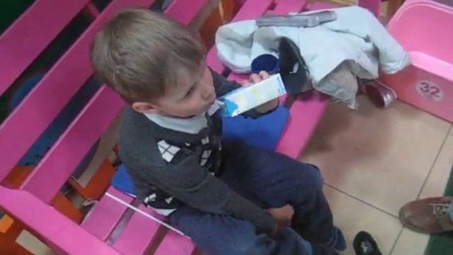 Яря может делать несколько дел одновременно))) смотреть онлайн
